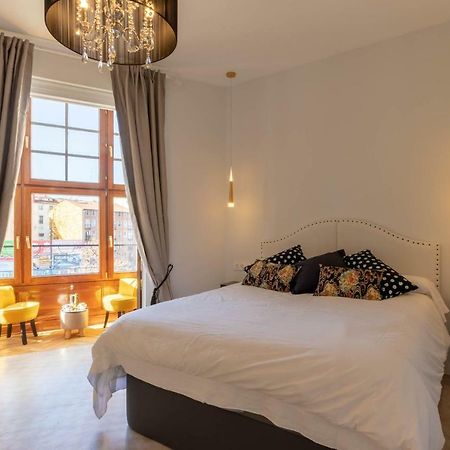Acogedor, De Diseno Moderno En Zona Antigua Apartment Bilbao Luaran gambar