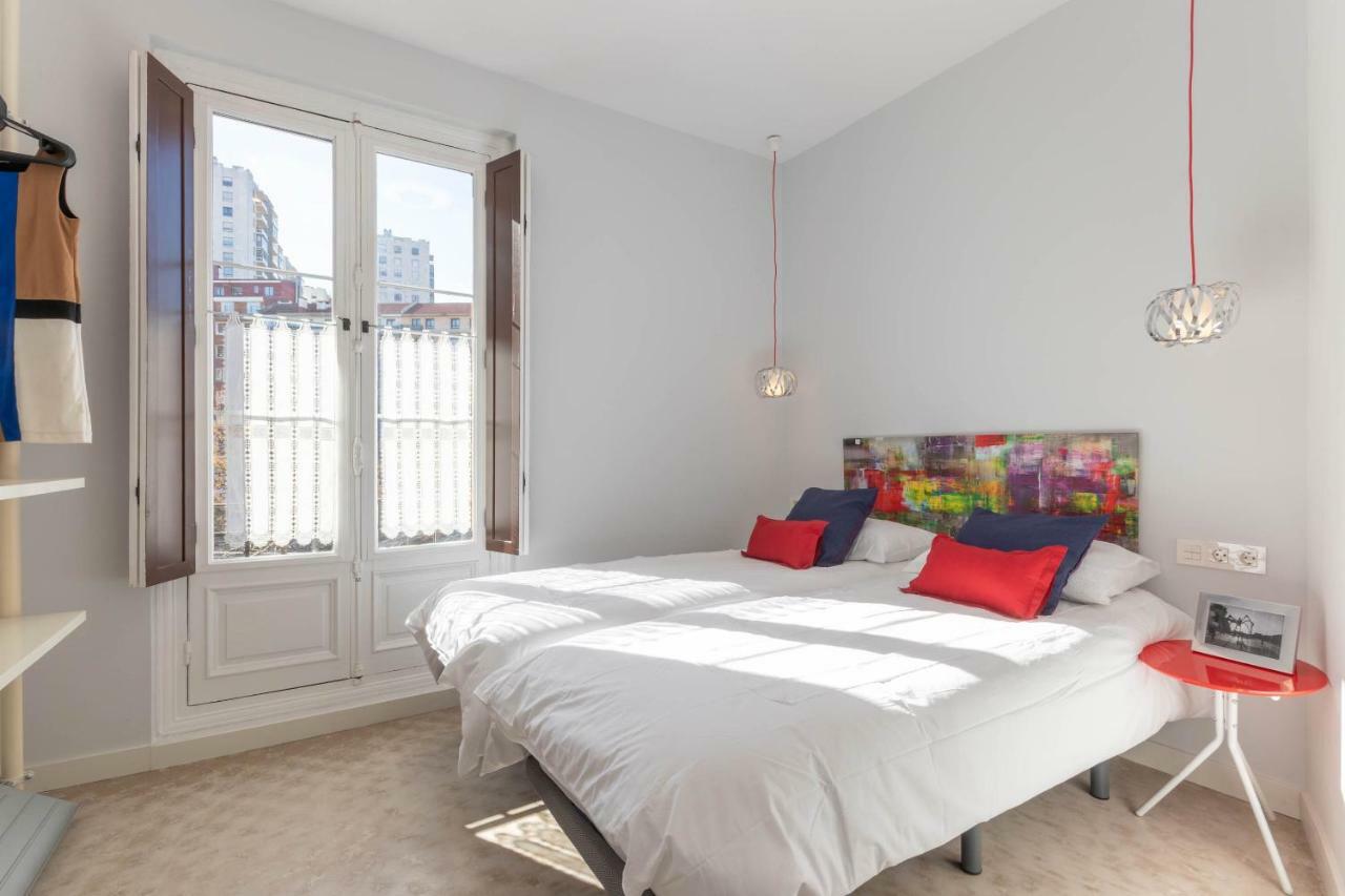 Acogedor, De Diseno Moderno En Zona Antigua Apartment Bilbao Luaran gambar