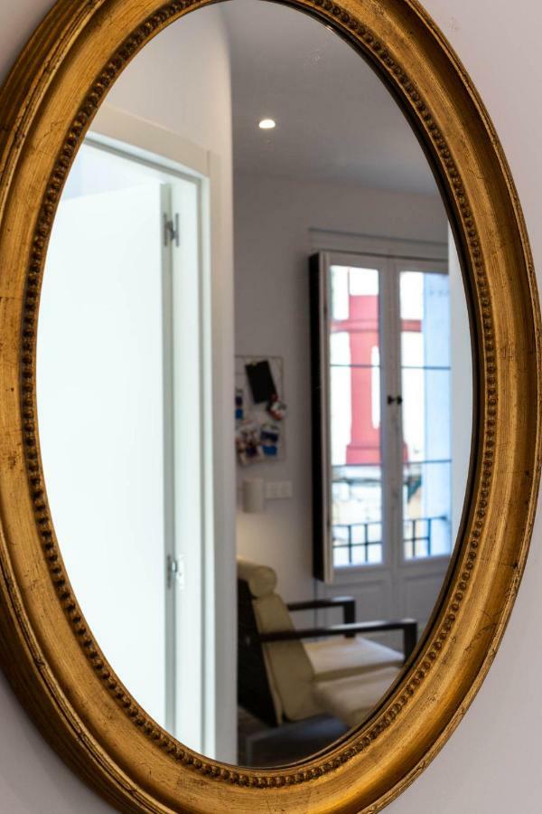 Acogedor, De Diseno Moderno En Zona Antigua Apartment Bilbao Luaran gambar
