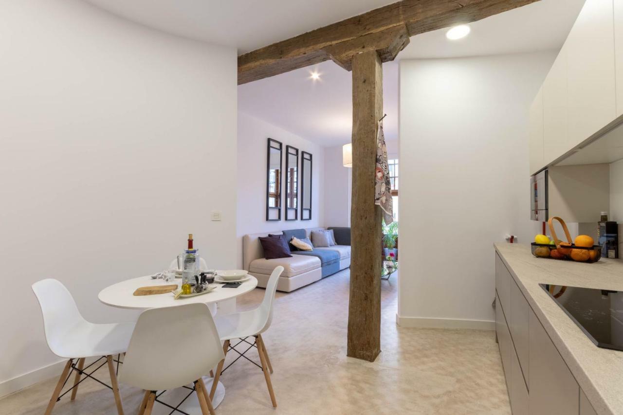 Acogedor, De Diseno Moderno En Zona Antigua Apartment Bilbao Luaran gambar